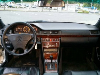 Illustration for article titled For $17,000, This 1993 Mercedes Benz 500E Puts The Hammer Down